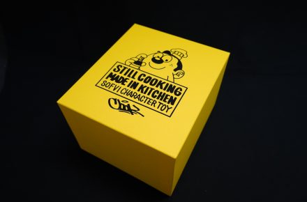 大きい貼り箱　かぶせ式の箱　フィギュアのパッケージ