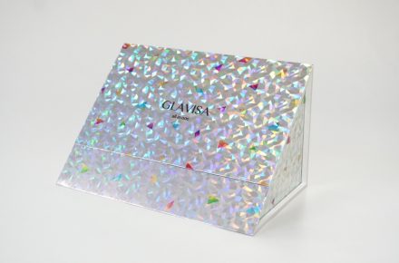 三角形の箱　貼り箱　ホログラムの紙　キラキラ光る紙