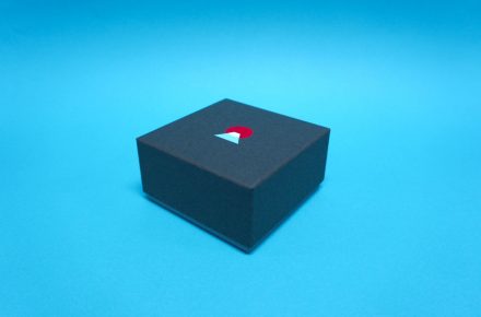 かぶせ貼り箱　正方形の箱　富士山のイラスト　UVプリント　グレーの紙箱